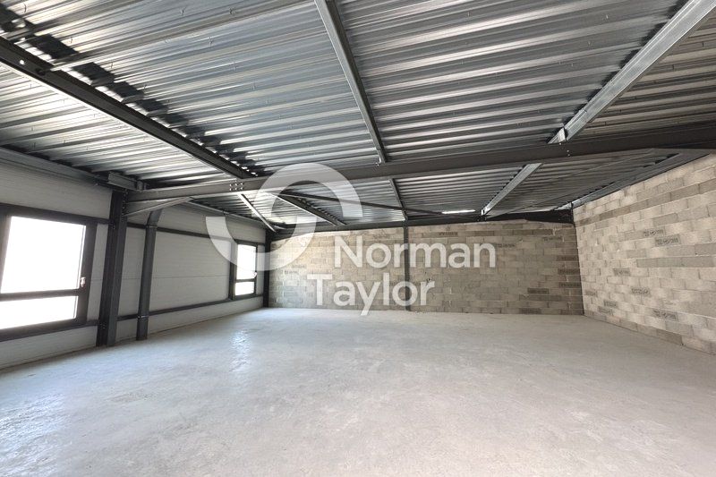 Location local d''activites 200 m² non divisibles