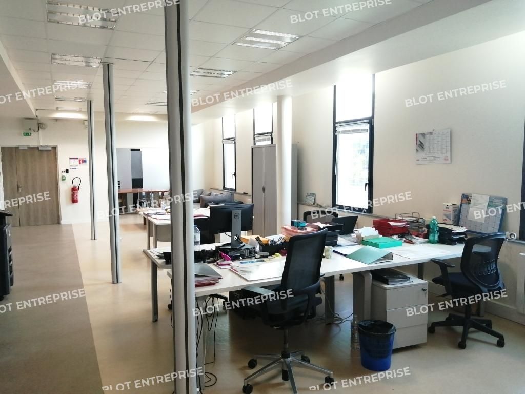 Location bureaux 165 m² non divisibles