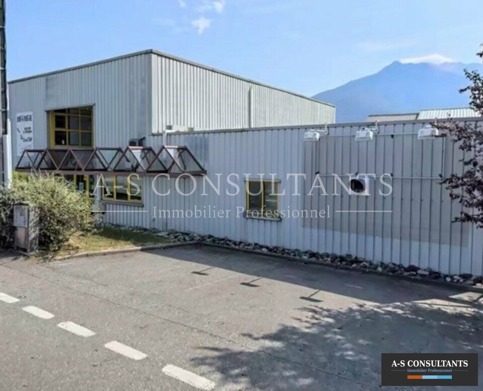 Location local professionnel 650 m² non divisibles