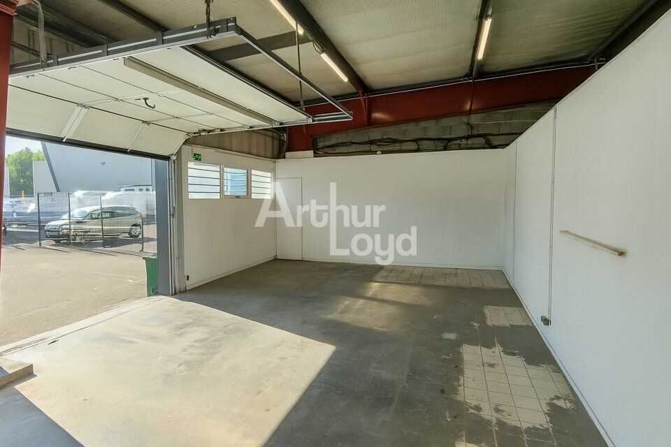 Location local d''activites 80 m² non divisibles