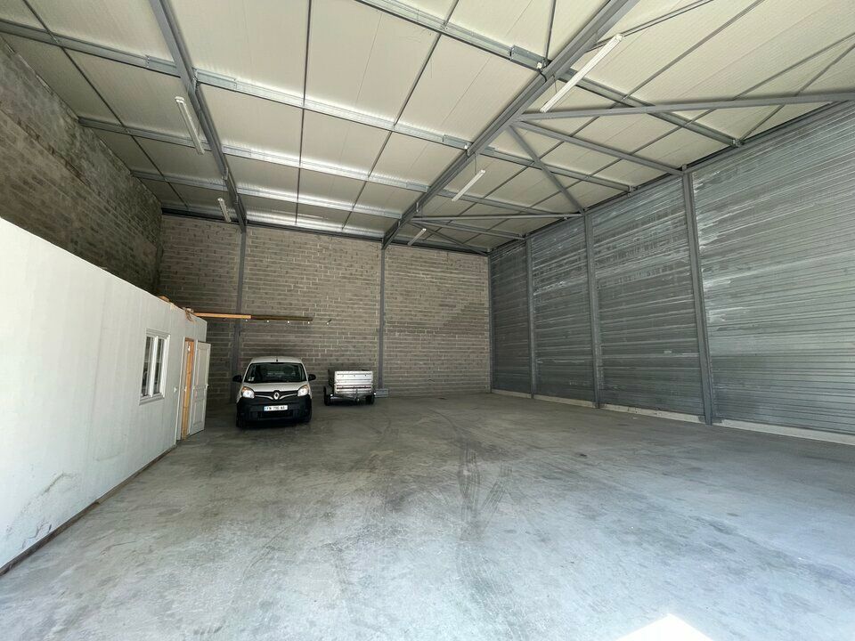 À LOUER – Local d'activité de 250 m² – Beychac-et-Caillau