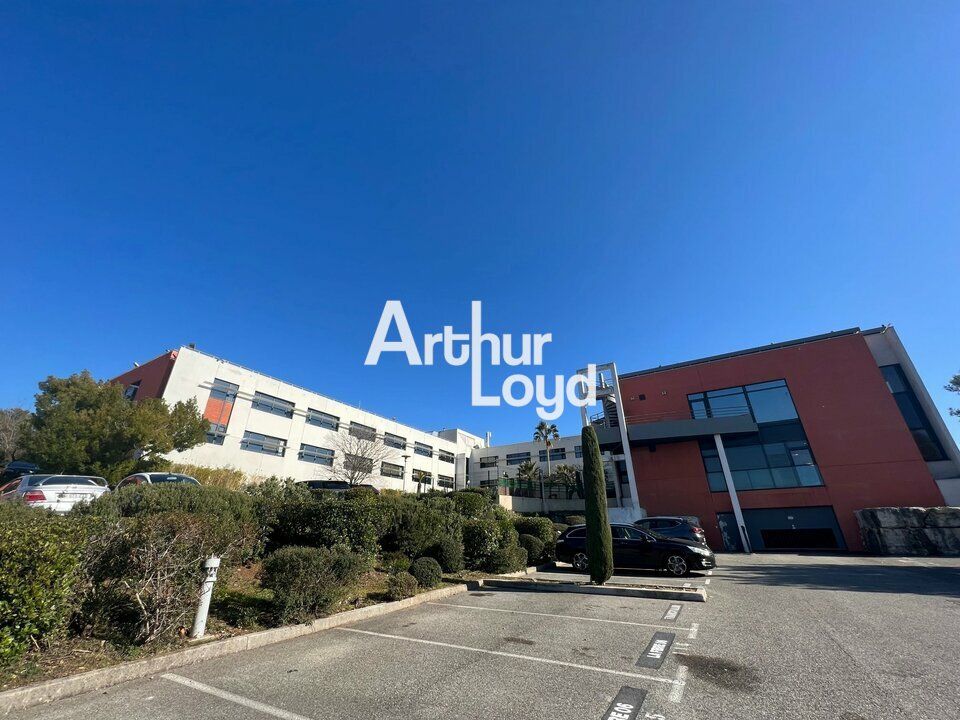 Location bureaux 76.72 m² non divisibles