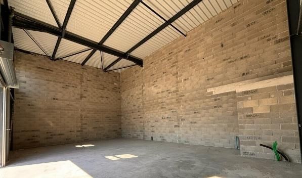 Vente entrepôts 104 m² non divisibles