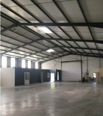 Location entrepôts 500 m² non divisibles