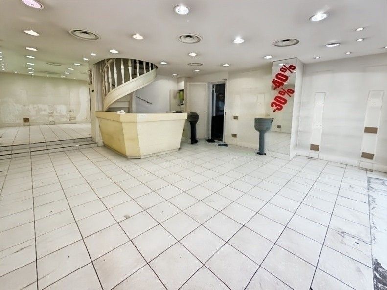 Location local commercial 239 m² non divisibles