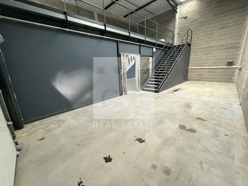 À Louer : Local Commercial / Showroom de 162 m² – Genay, Parc Neuf & Forte Visibilité