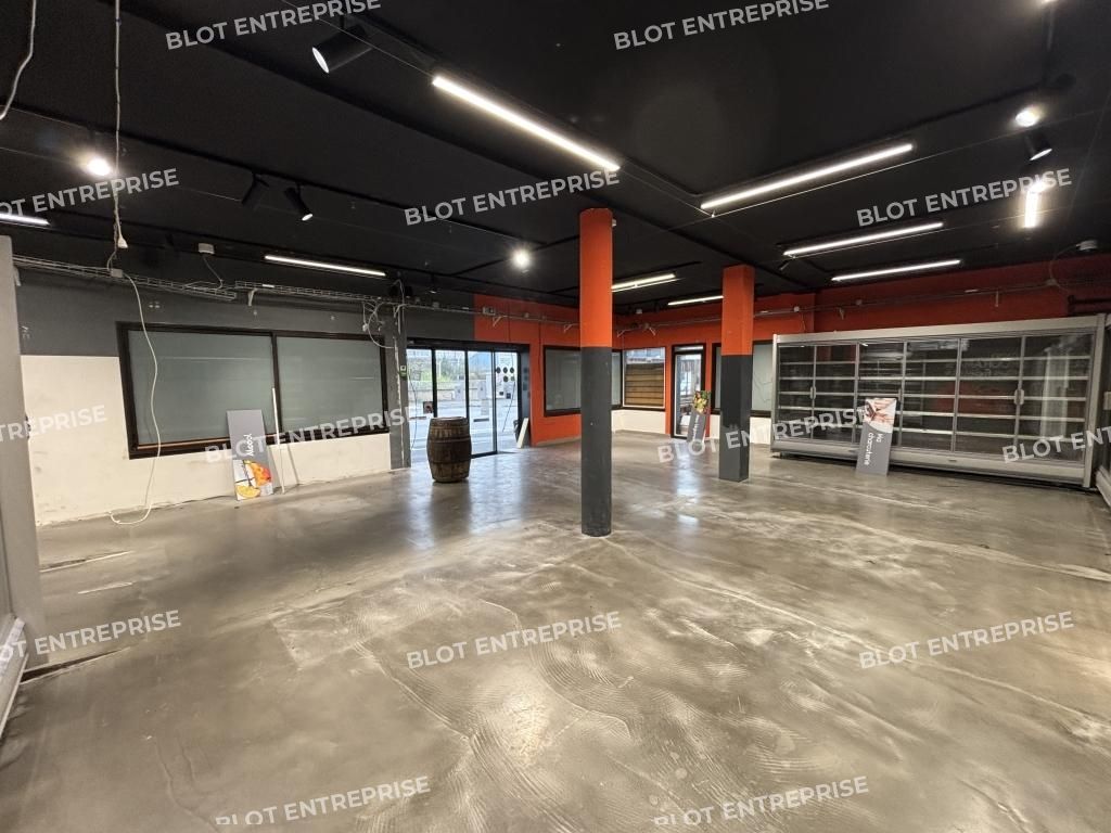 Vente local commercial 170 m² non divisibles