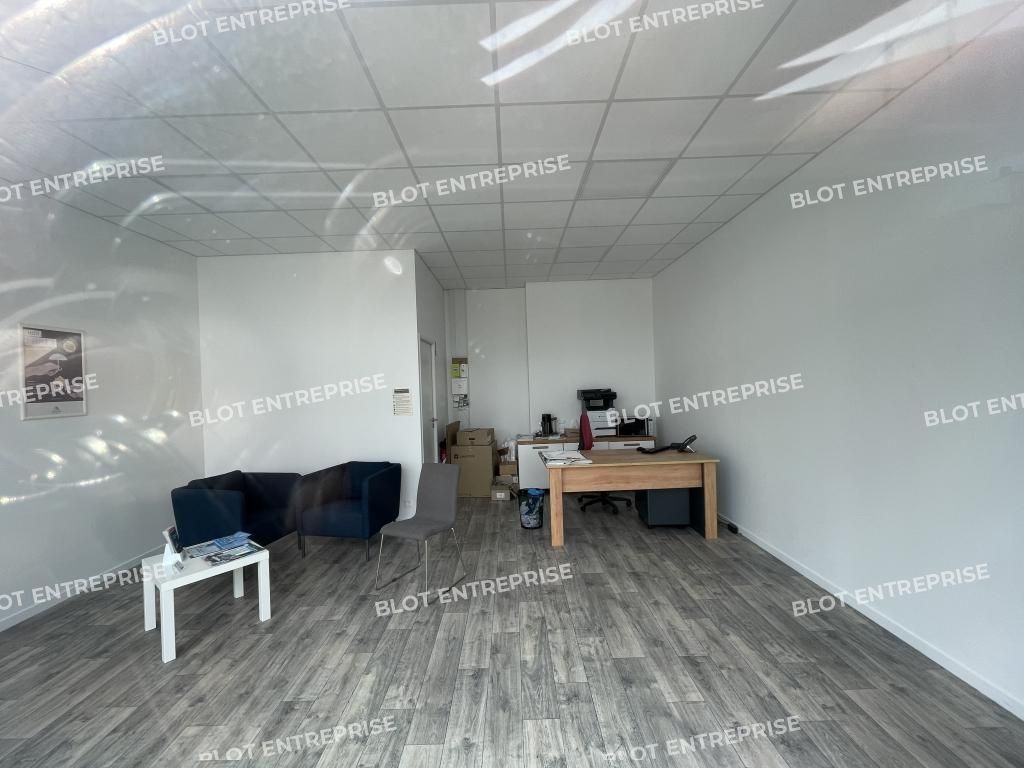 Location local commercial 74 m² non divisibles