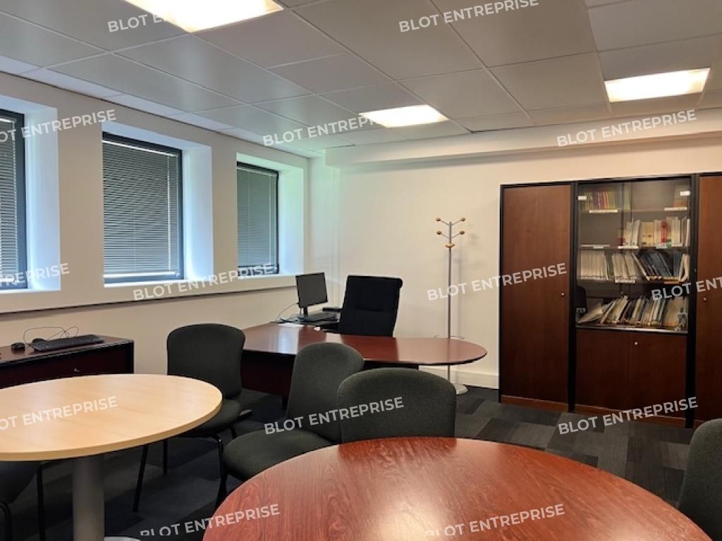 Vente bureaux 1219 m² non divisibles