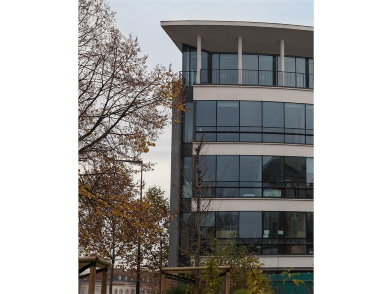 Location bureaux 180 m² non divisibles