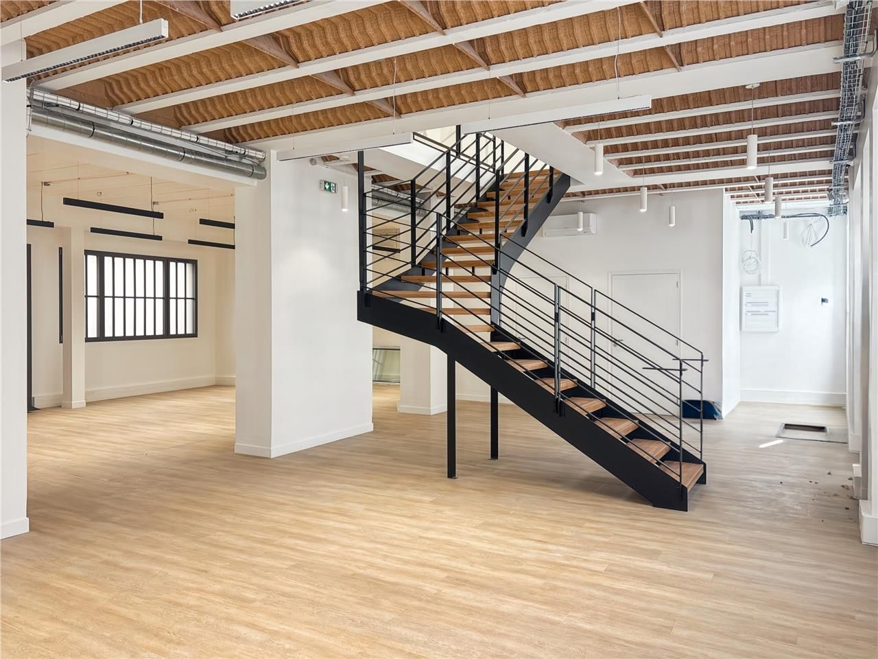 Vente bureaux 241 m² non divisibles