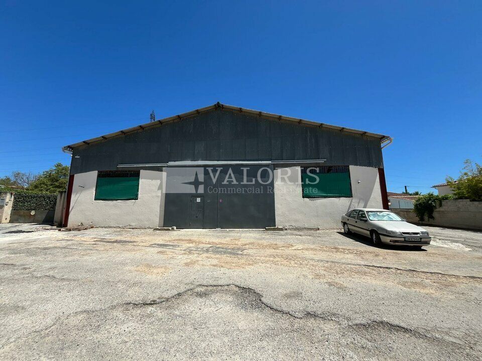 VALORIS MEDITERRANEE vous propose, à la location, une cellule d'activité de 500m², idéalement située sur la commune de Gardanne, à 10mn de l'A51 et de l'A8. 