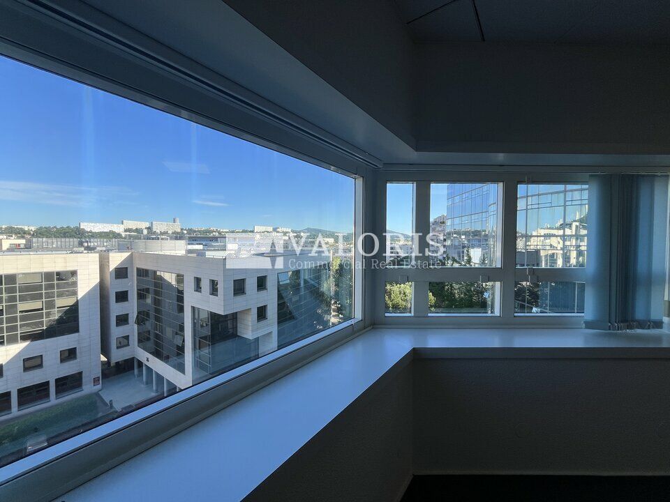 1925 m² pour ce bureaux en location à Lyon 9