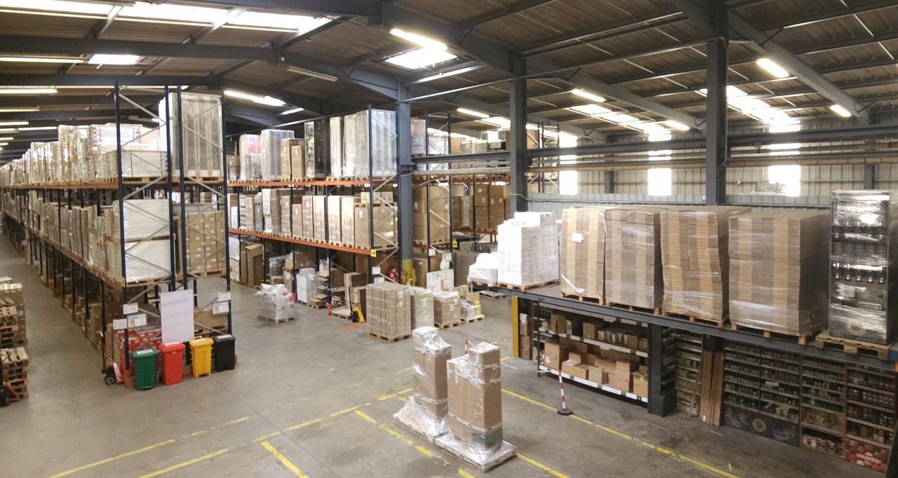 Location entrepôts 4100 m² non divisibles