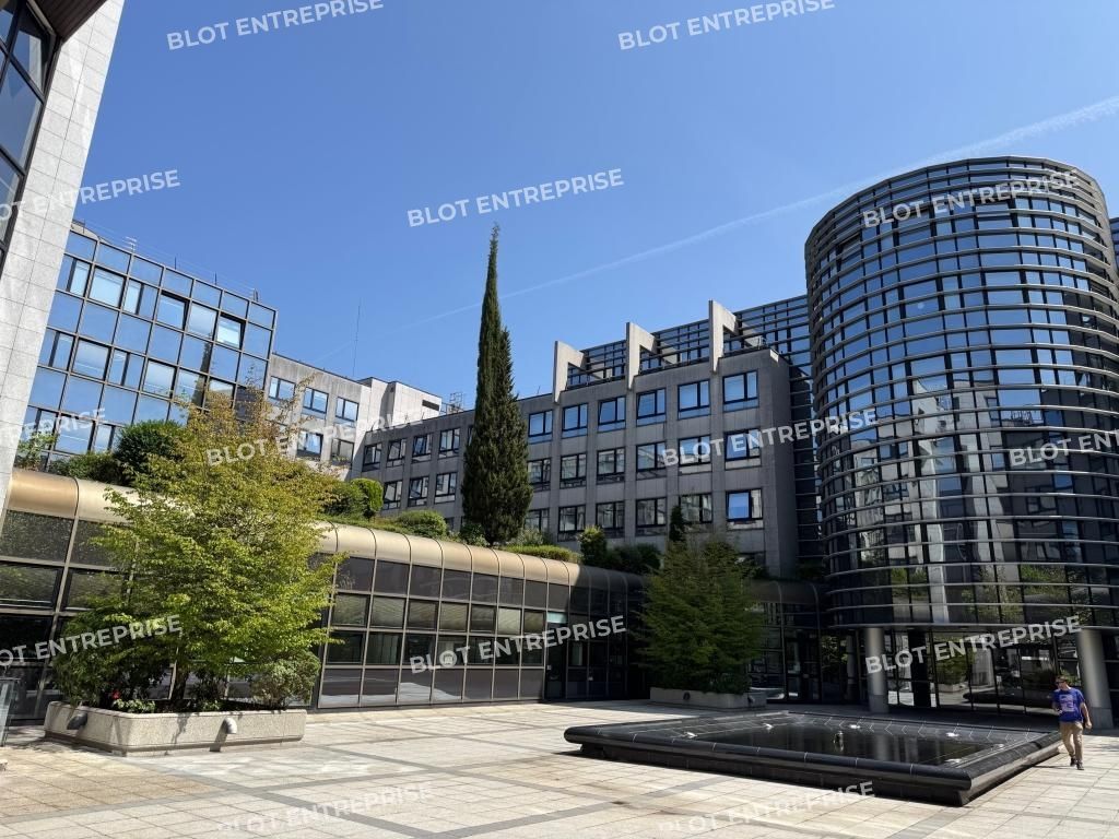 Location bureaux 4818 m² non divisibles