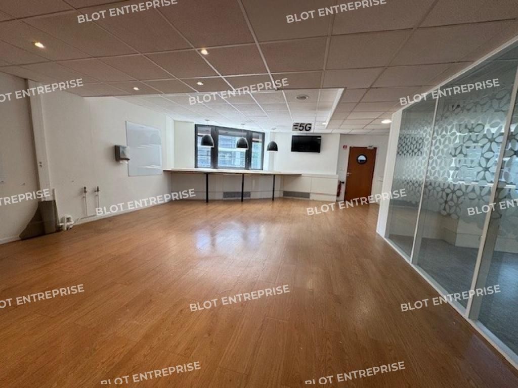 Location bureaux 1791 m² non divisibles