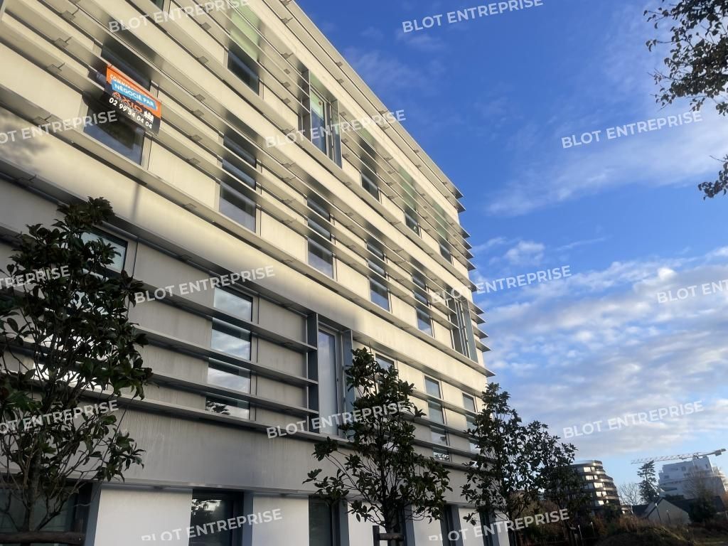 Vente bureaux 100 m² non divisibles