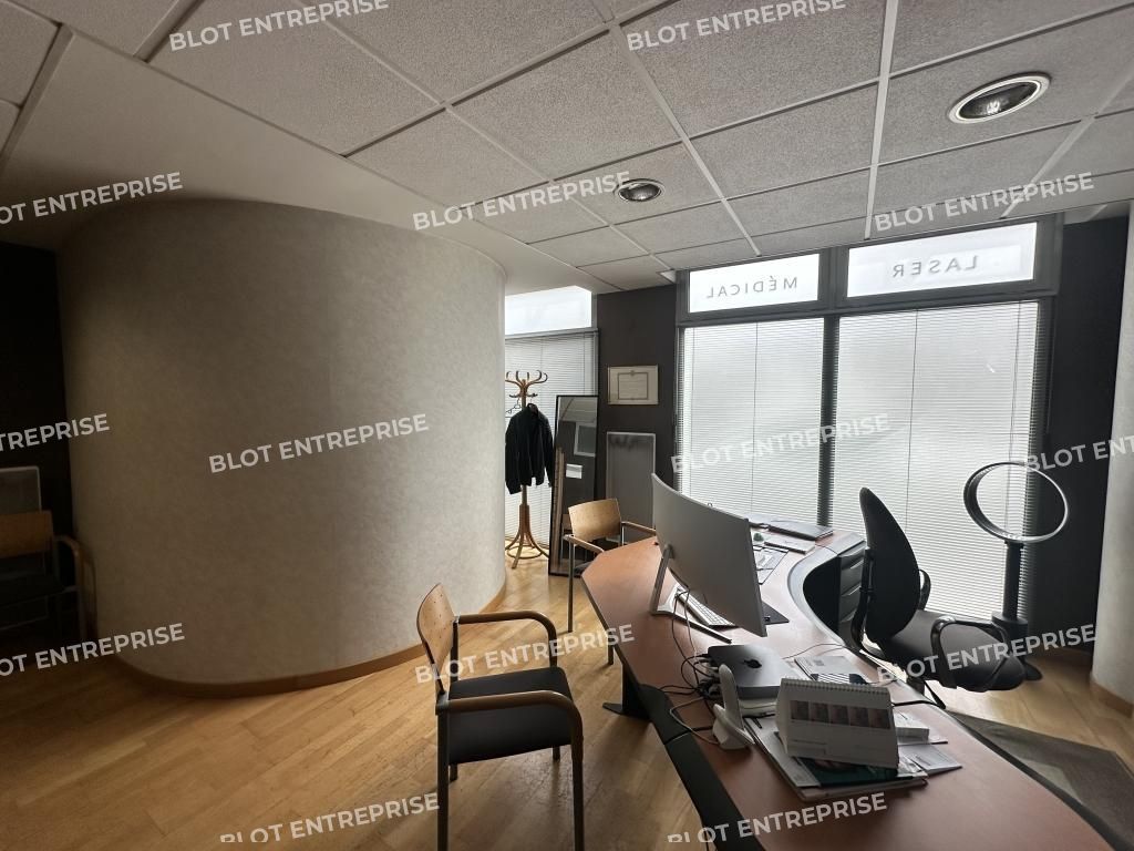 Vente bureaux 111 m² non divisibles