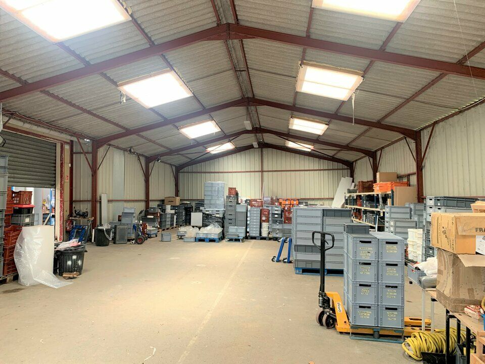 SAINT AVERTIN BUREAUX A LOUER 500 M² AVEC PARKINGS 