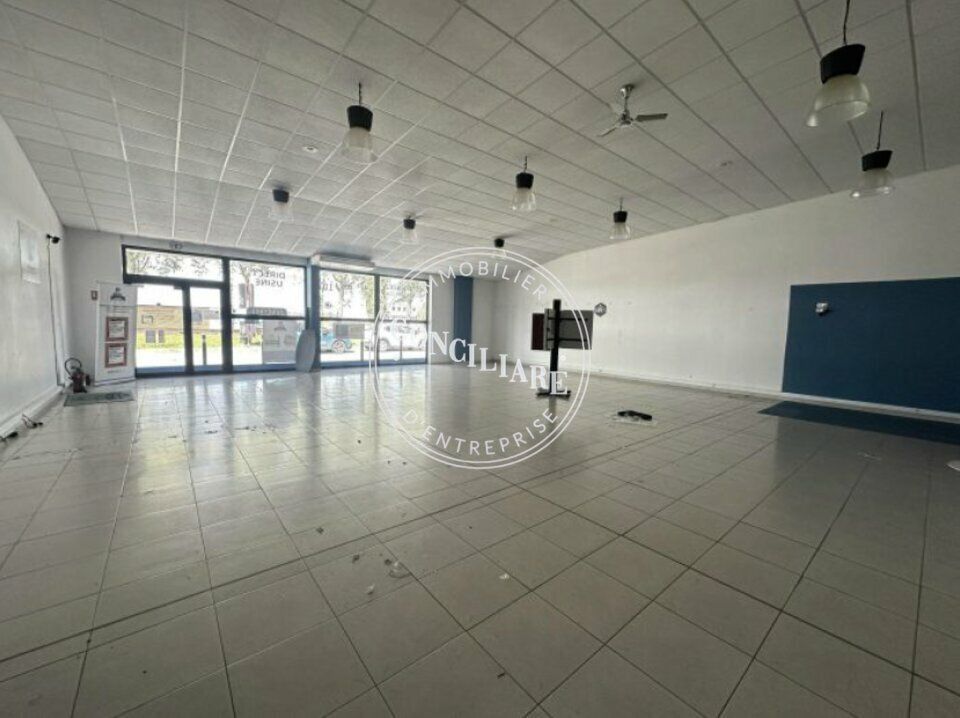 Location local commercial 196 m² non divisibles