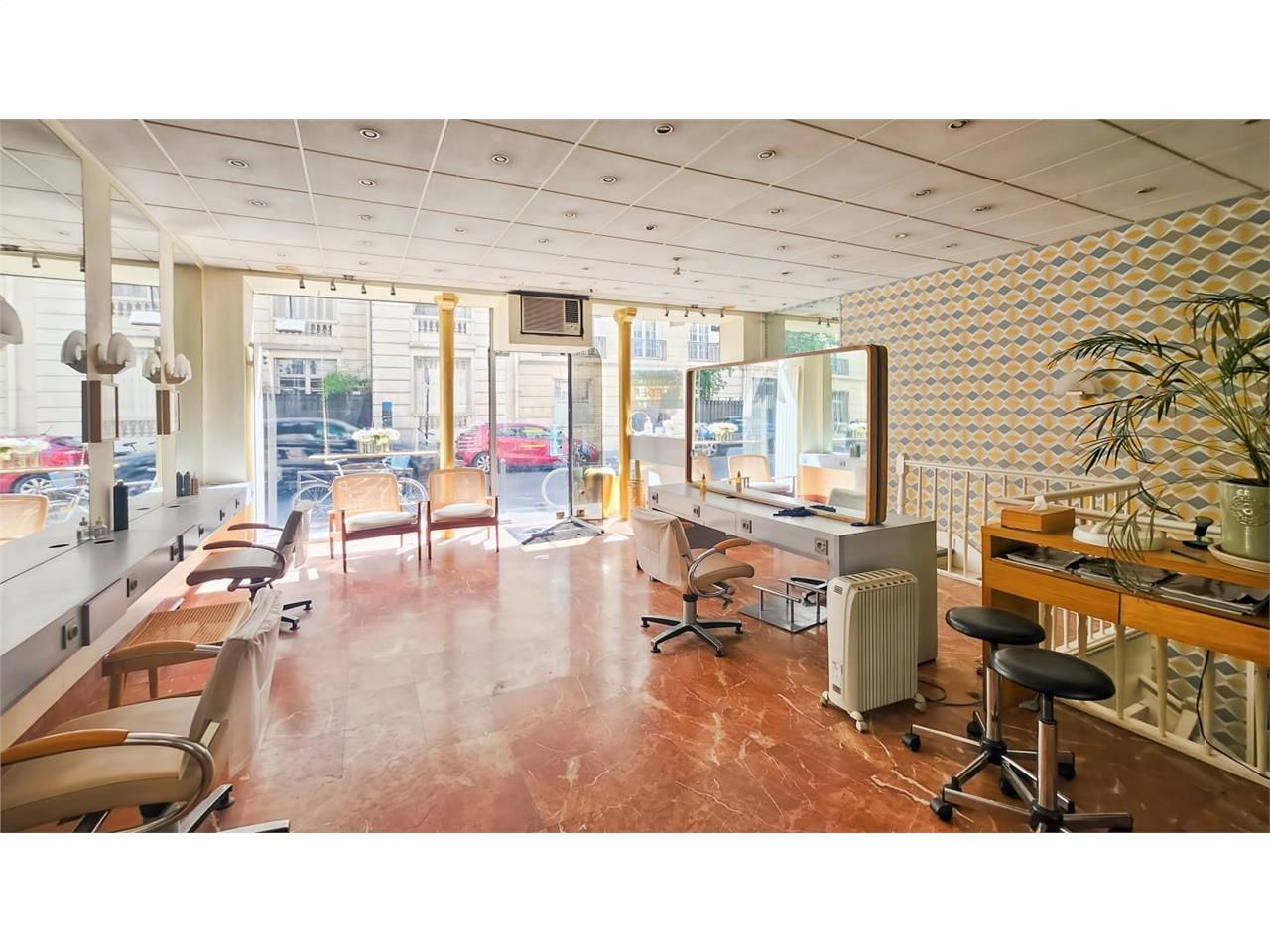 Location local commercial 112 m² non divisibles