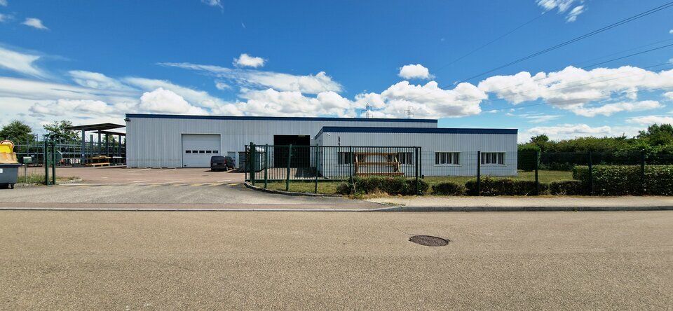 Location local d''activites 1278 m² non divisibles