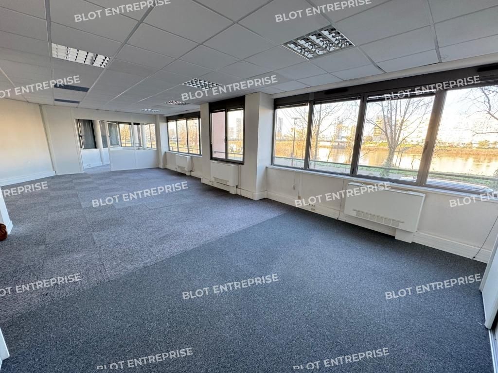 Vente bureaux 209 m² non divisibles