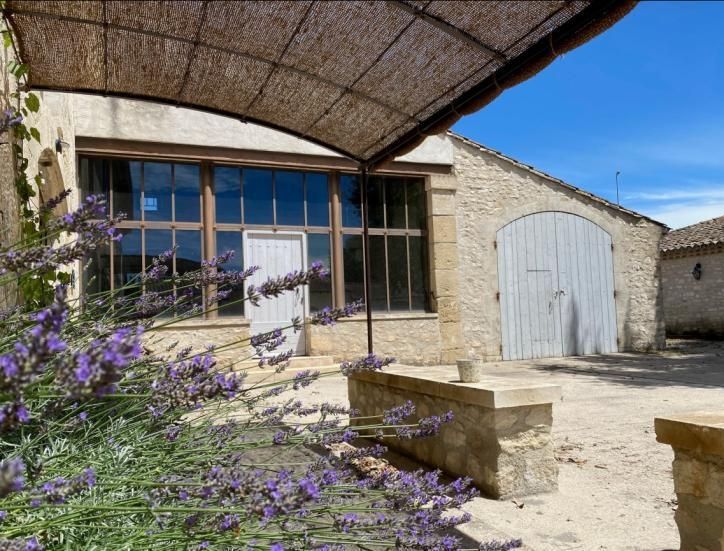 Location bureaux 136 m² divisibles à partir de 42 m²