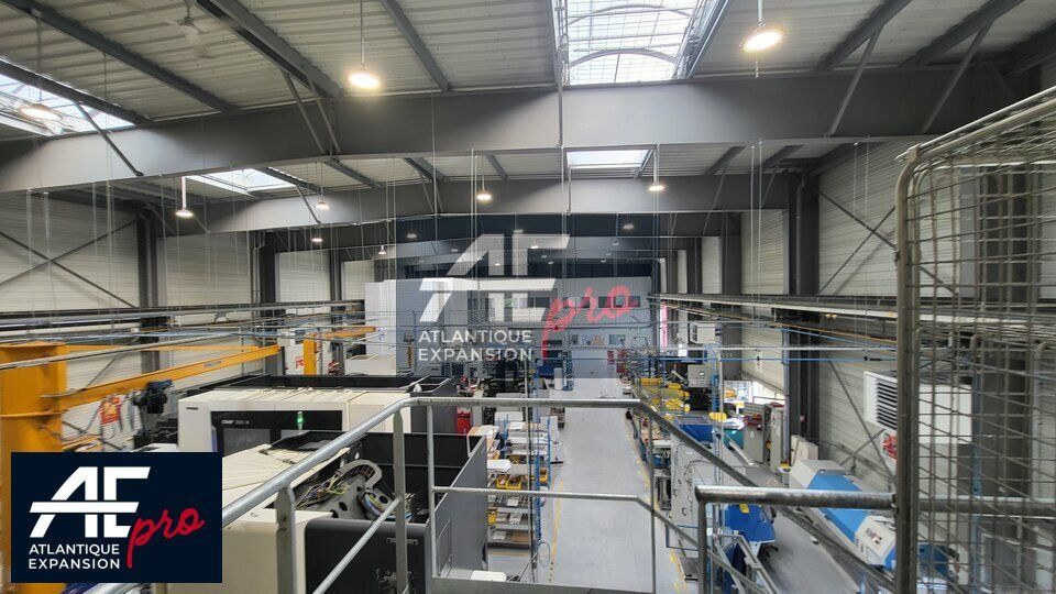 Location local d''activites 1116 m² non divisibles