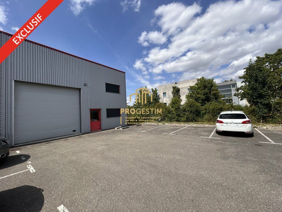 Location local d''activites 330 m² non divisibles