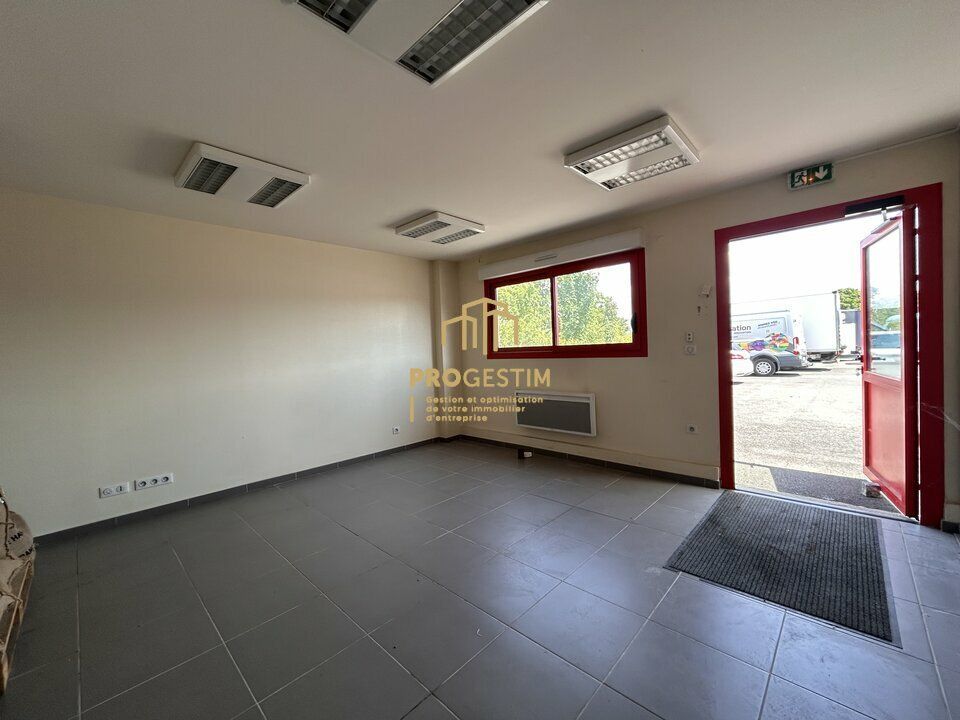 LOCAL D'ACTIVITE DE 330 M² ZA BOIS GUILLAUME
