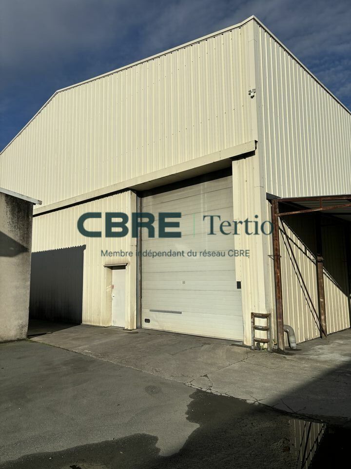 LA RICHE / LOCAL D'ACTIVITE - ENTREPOT à louer
