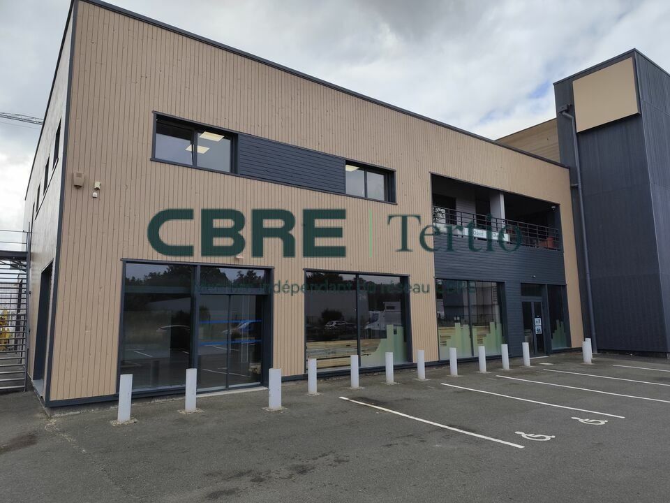 Location local commercial 310 m² divisibles à partir de 110 m²