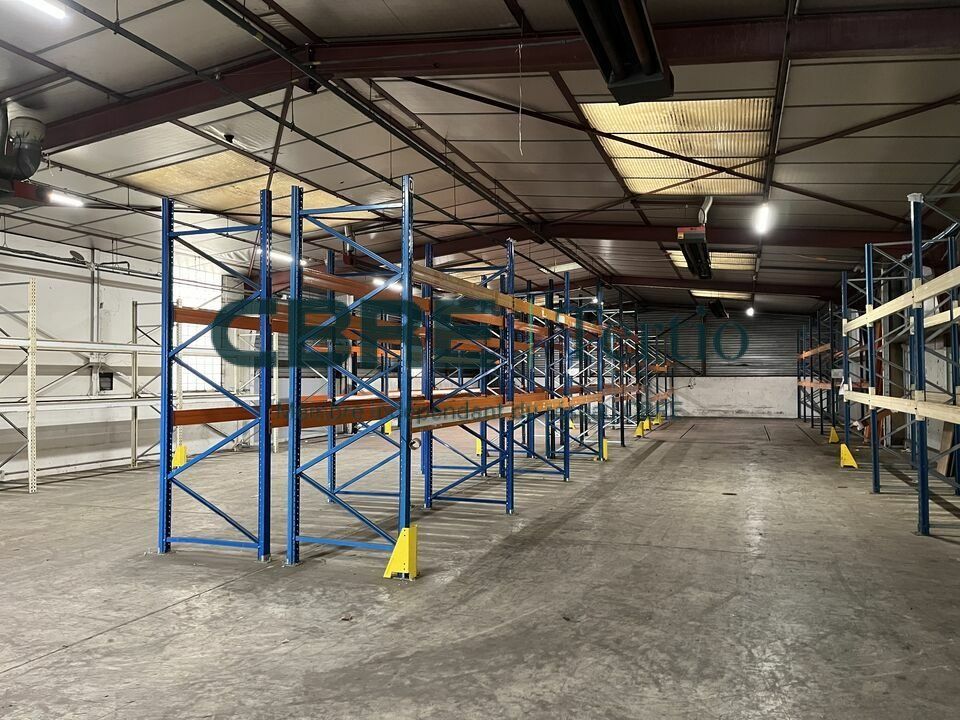 Location local commercial 573 m² non divisibles