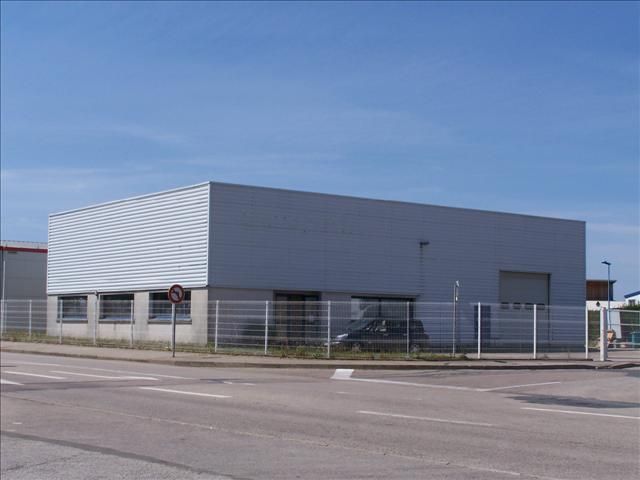Location local d''activites 432 m² non divisibles