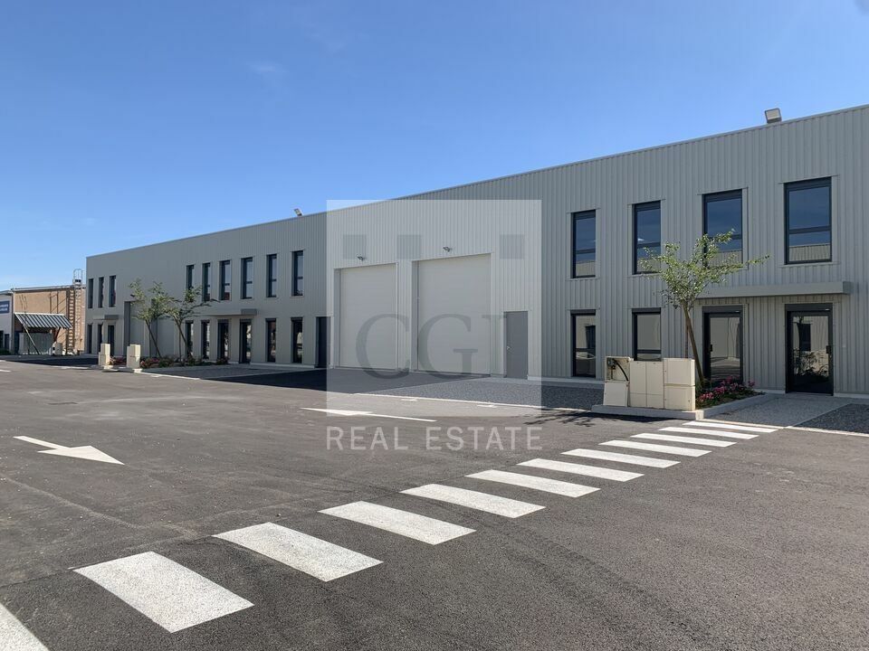 Location local d''activites 325 m² non divisibles