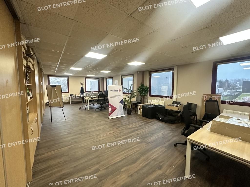 Location bureaux 117 m² non divisibles