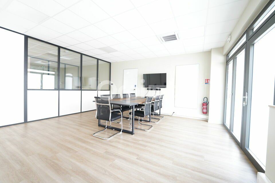 BUREAUX A LOUER - 112 m² - VILLEURBANNE