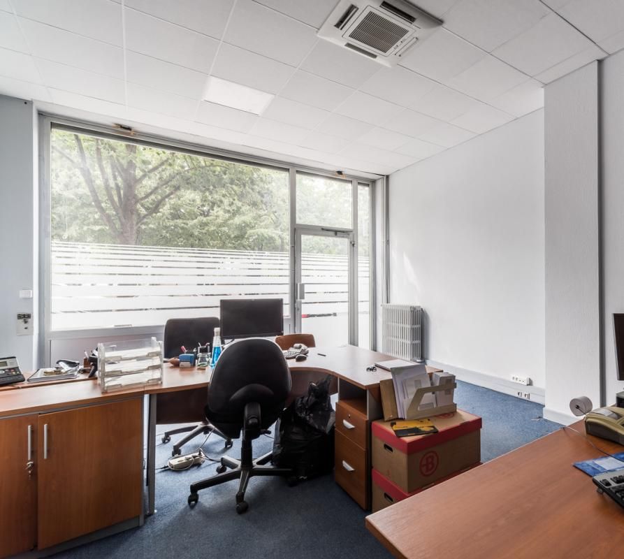 Location local commercial 62 m² non divisibles