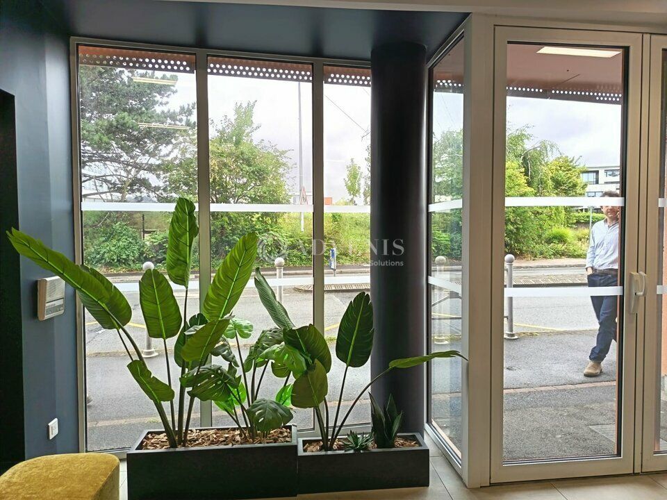 RDC DE 210 M² ET BUREAUX EN R+3 DE 317 M² AVEC TERRASSE