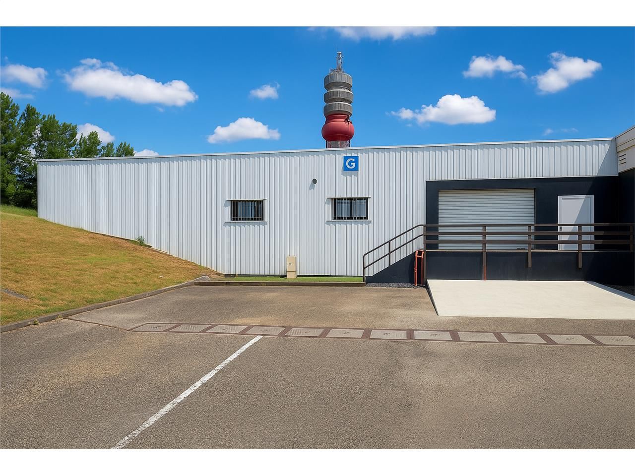 Location local commercial 694.00 m² à ARTIGUES PRES BORDEAUX