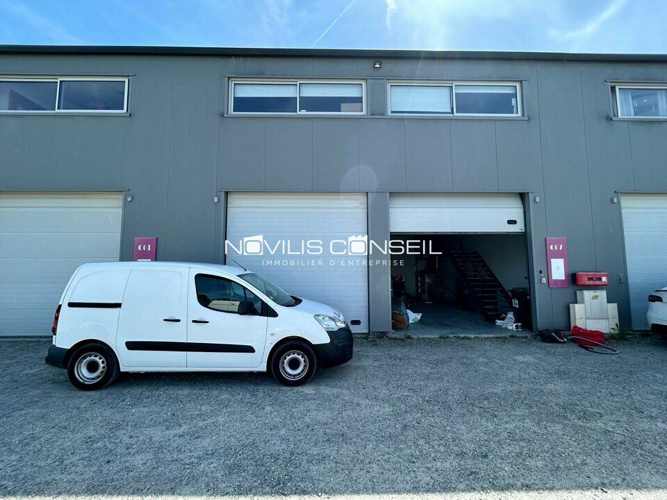 Location local d''activites 117 m² non divisibles