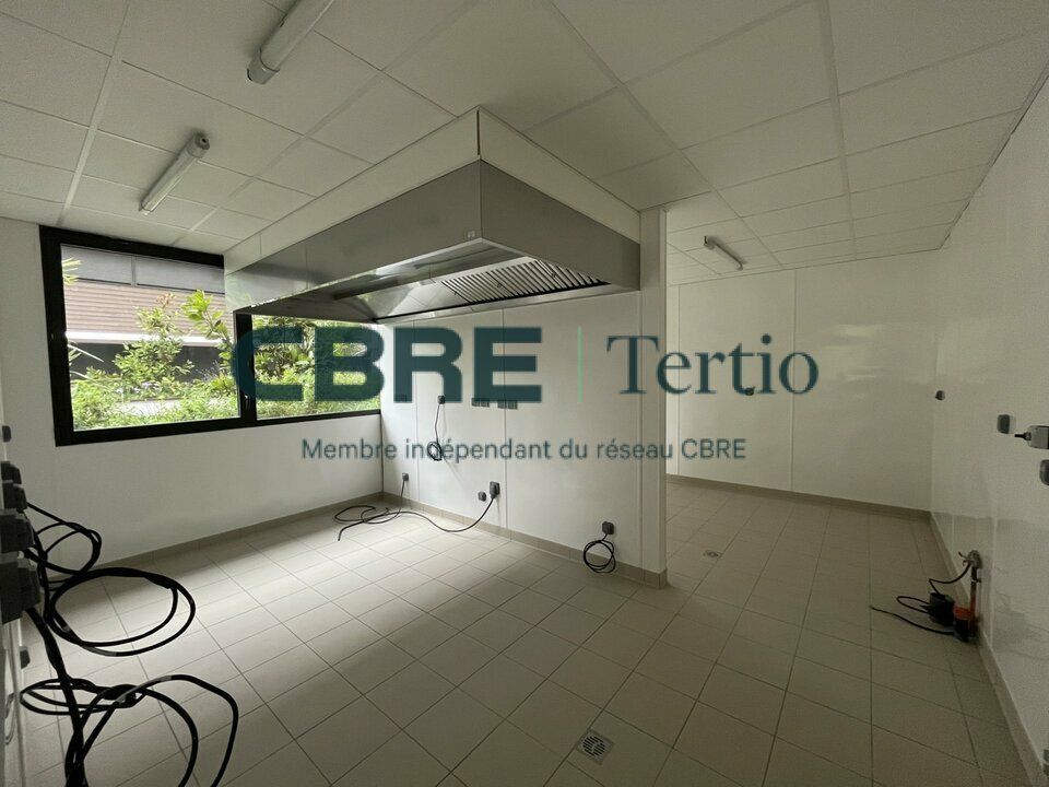 LOCAL COMMERCIAL RESTAURATION / Chambray-Les-Tours Clinique Vinci