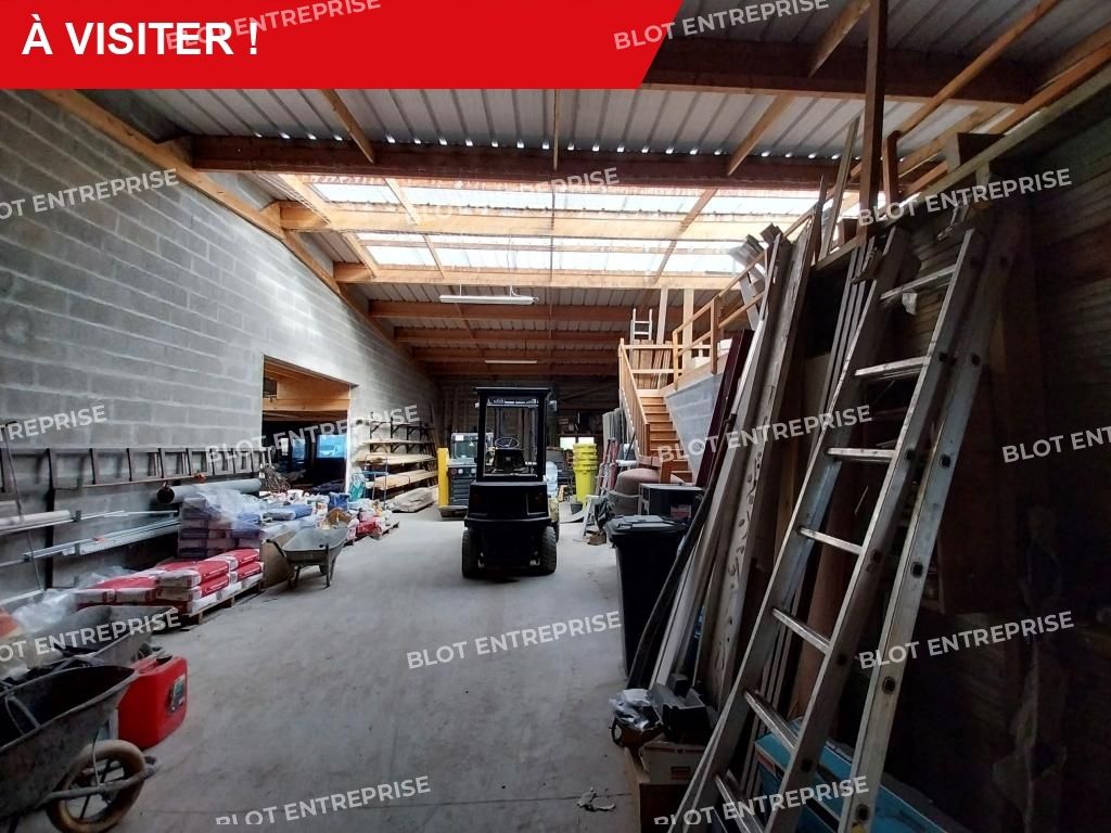 Location entrepôts 600 m² non divisibles
