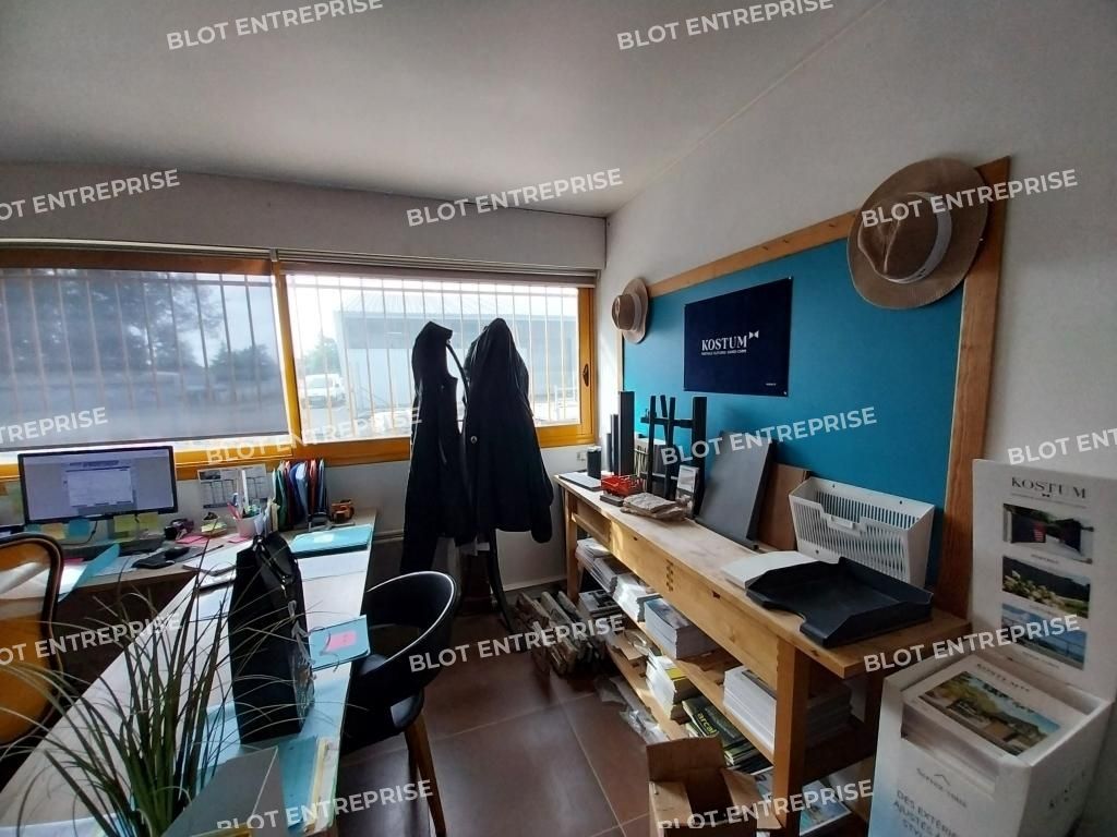 Location entrepôts 300 m² non divisibles