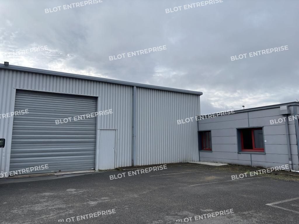 Location entrepôts 350 m² non divisibles