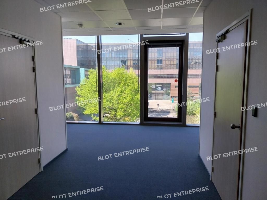 Location bureaux 324 m² non divisibles