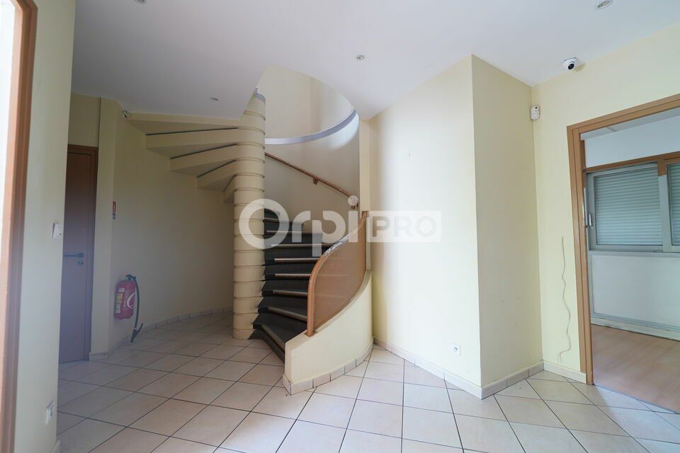 BUREAUX A LOUER - 247m² - LYON 6