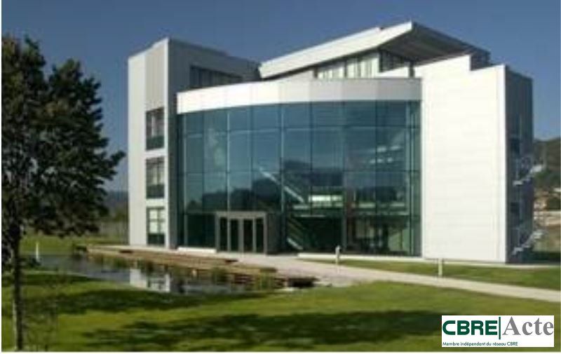 Location bureaux 79.57 m² divisibles à partir de 12.96 m²