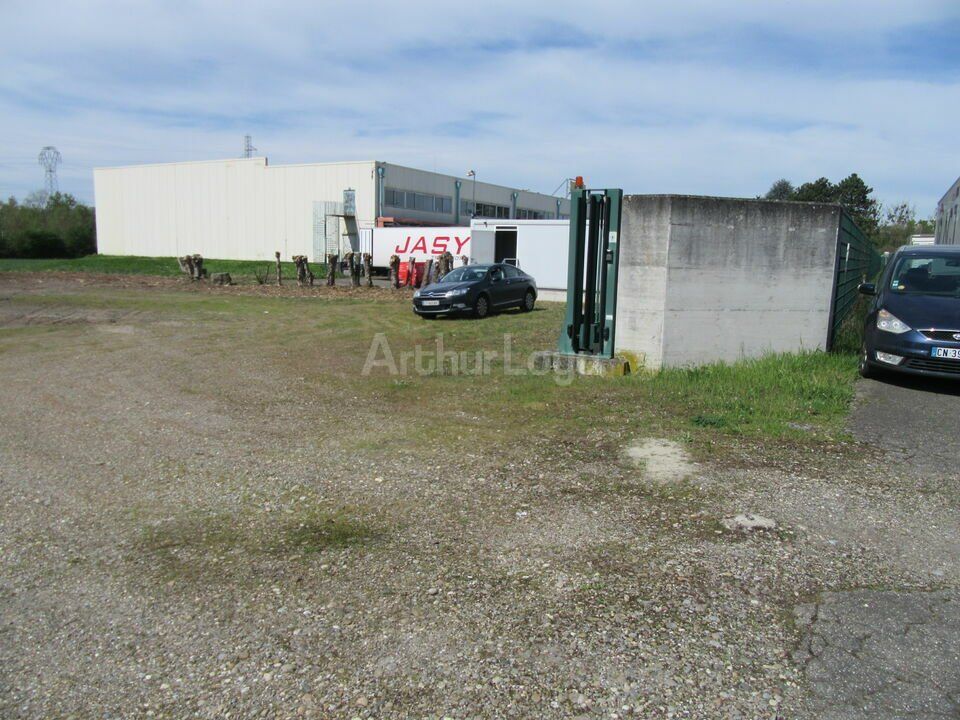 Location terrain 5800 m² non divisibles